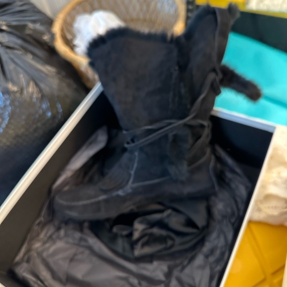 Yves Saint Laurent Rive Moccasin Boots rabbit fur size 40. - Picture 10 of 11